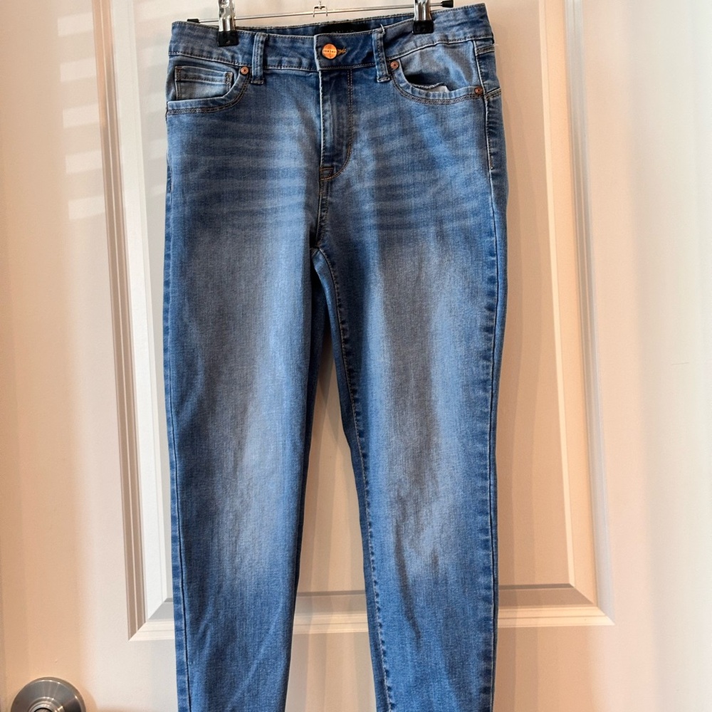 Kendall + Kylie High Rise Skinny Jeans - Medium Wash - Size 7/28